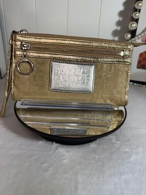 Coach Poppy Gold Metallic Lurex Zip Wristlet Y2K